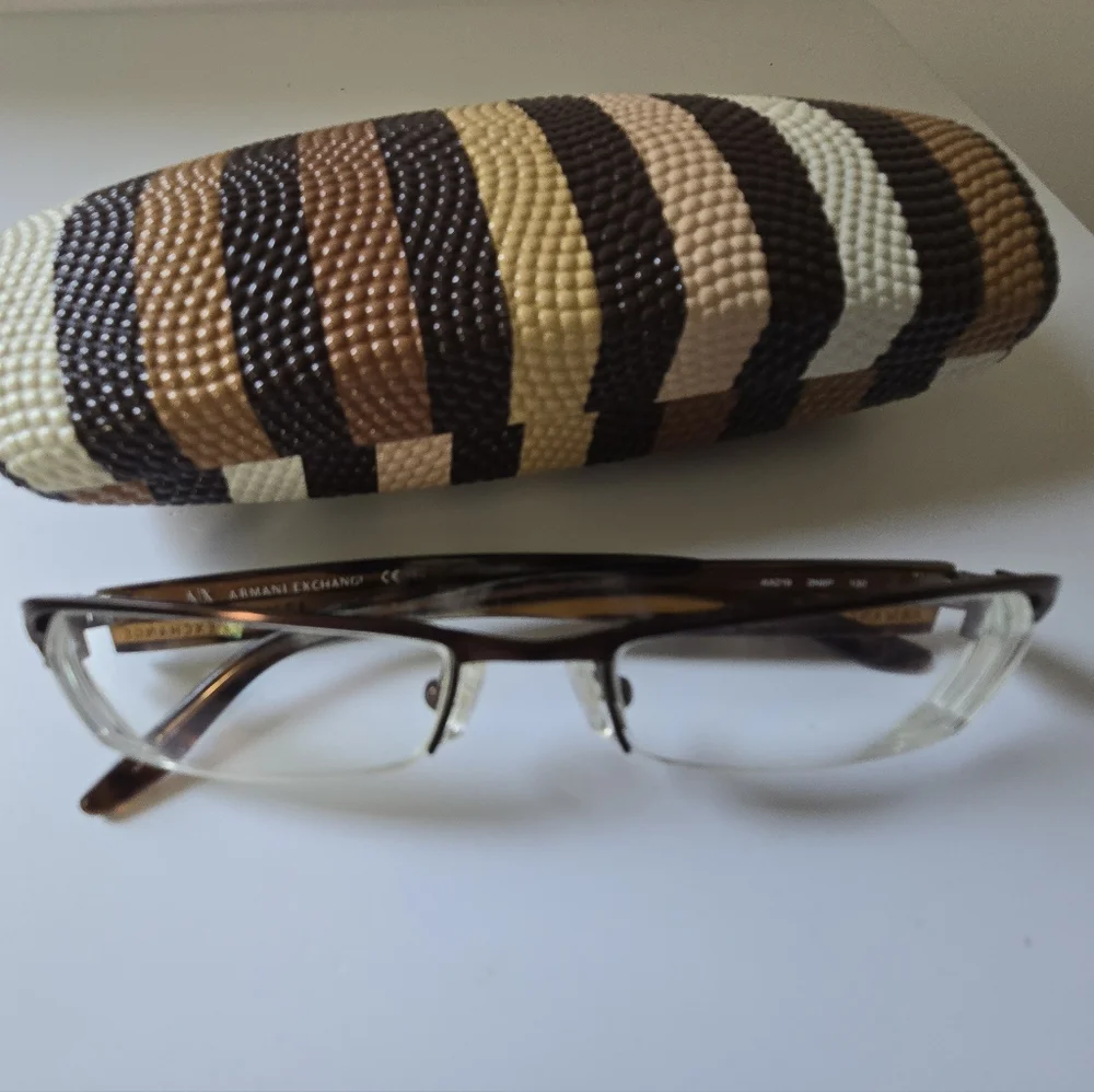 AX Armani Exchange Glasses/and Striped Generic Brand‎ Glasses Case